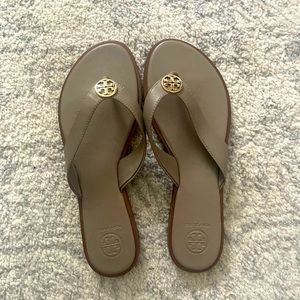 Tory Burch flip flop size 8